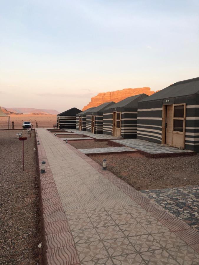 Flowers Rum Camp Wadi Rum Extérieur photo