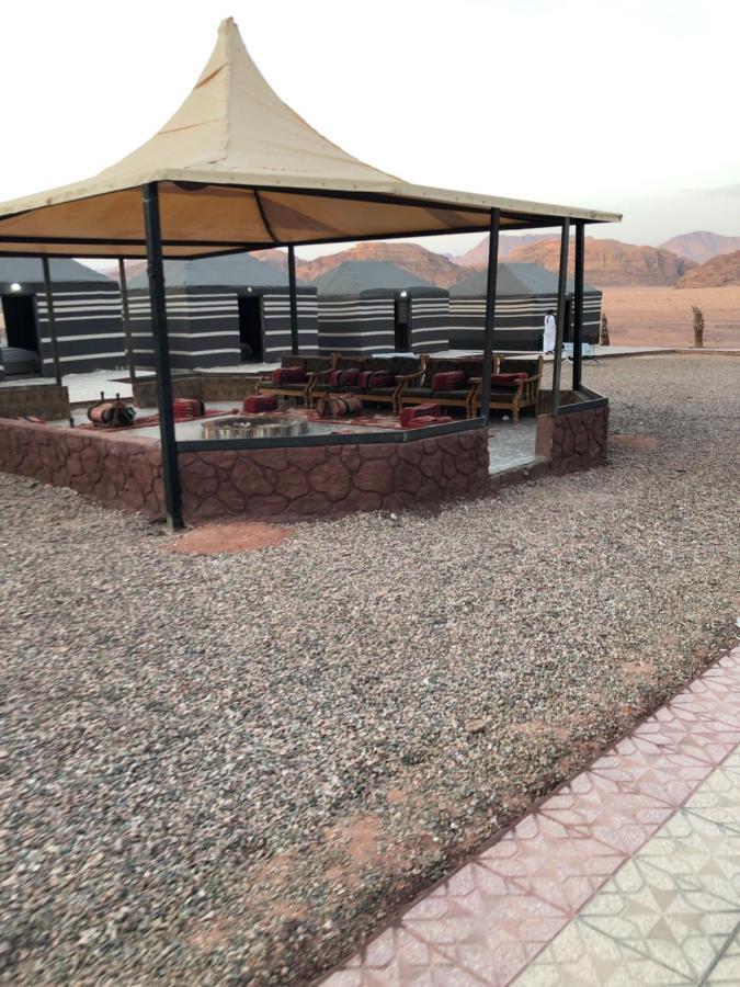 Flowers Rum Camp Wadi Rum Extérieur photo