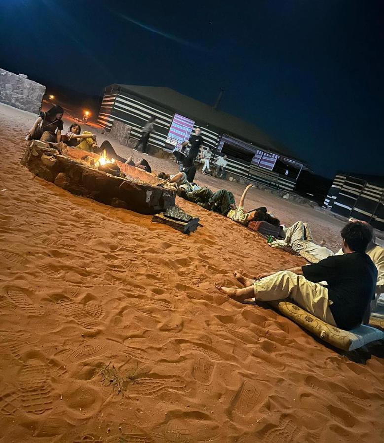 Flowers Rum Camp Wadi Rum Extérieur photo
